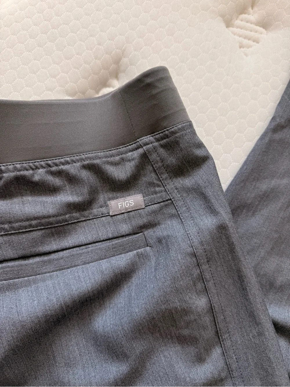 Figs cargo scrub